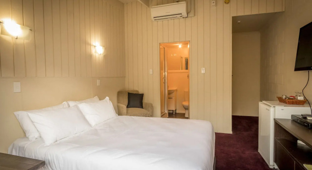 New Orleans Hotel, Забронировать Отель Арроутаун 