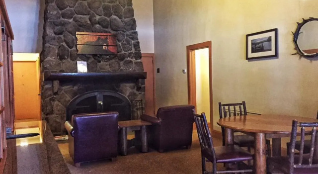 Коттедж Overlook Lodge and Stone Cottages at Bear Mountain