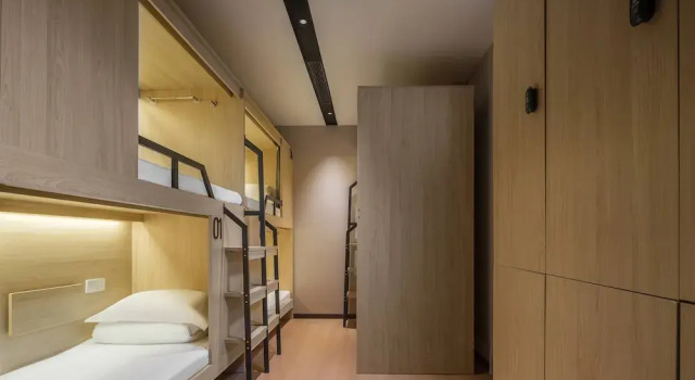 Кровать в общем номере (мужской номер) Shanghai Hills&Dengba Youth Hostel