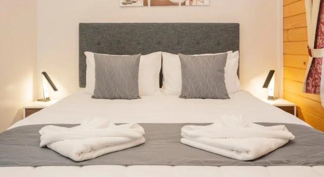 Апартаменты с 2 комнатами Tudor Park Motel Spacious with kitchens 1 minute walk to restaurant and shopping centre and Gisborne Hospital