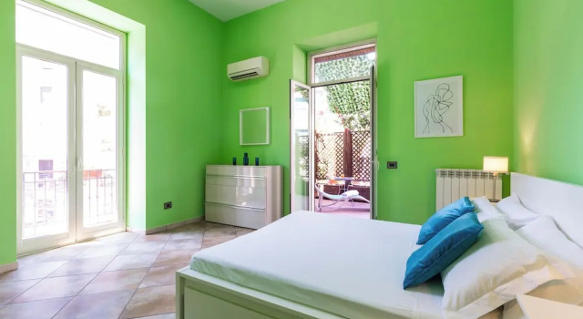 Partenope Spacious Home by Wonderful Italy, Buchen Sie Ferienwohnung Neapel Kampanien