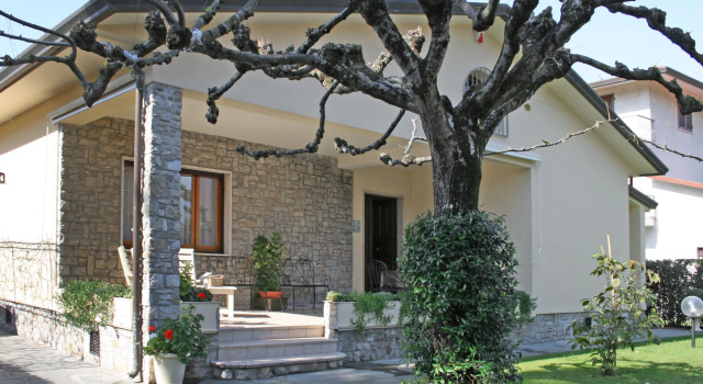 Villa Giovanna by Interhome, Забронировать Вилла Отели Форте-дей-Марми с парковкой, рядом с Пляж Форте-дей-Марми, Парковка