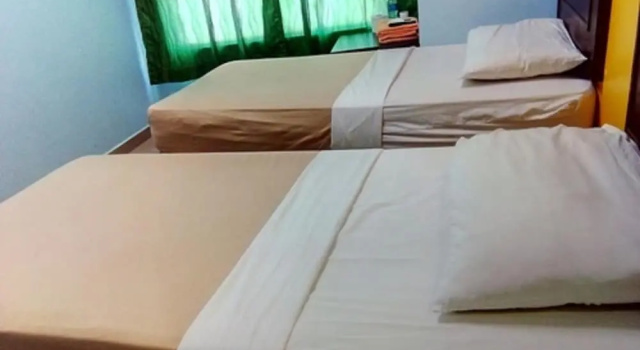 Standard Twin room Riverside Hotel