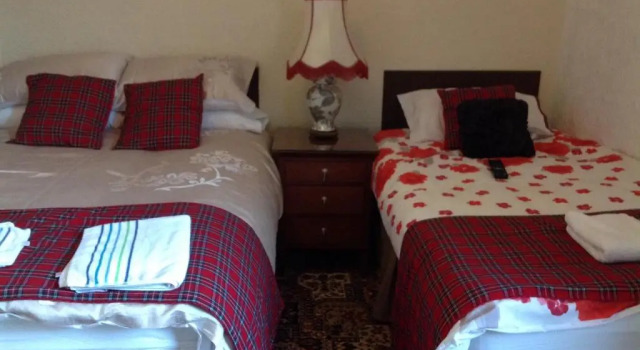 Cowley Hotel, Забронировать Отель Блэкпул Ланкашир, рядом с Стадион футбольного клуба «Блэкпул»