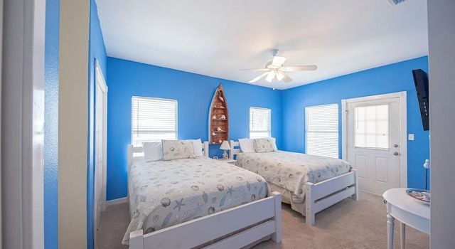 The Original Purple Pelican - 3 Br Home