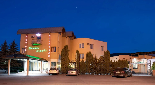 Leader Hotel, Prenota Hotel Hotel e alloggi a Gori, Hotel
