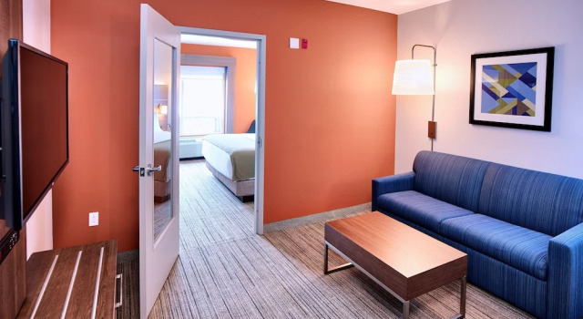 Двухместный люкс Holiday Inn Express Hotel & Suites Dieppe Airport by IHG