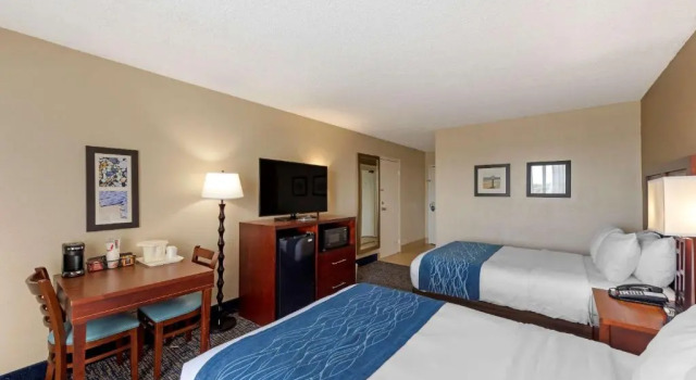Четырёхместный номер Standard с красивым видом из окна Comfort Inn On the Ocean