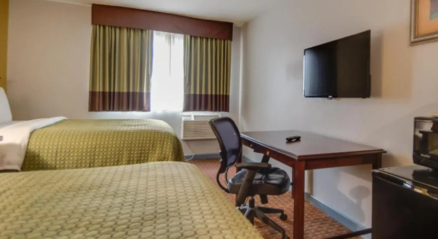Четырёхместный номер Standard Americas Best Value Inn Hayward