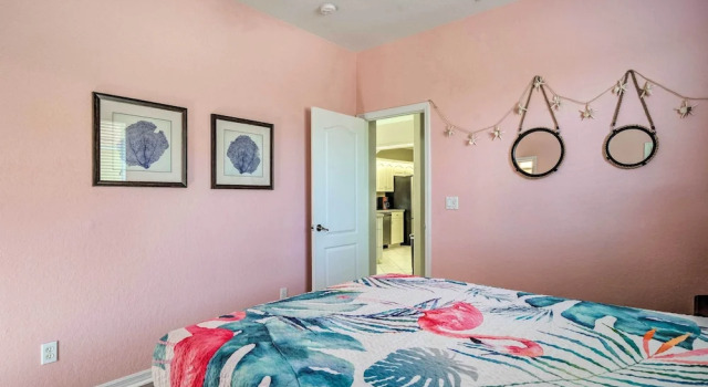 'villa Coral Mermaid' Getaway w/ Pool!