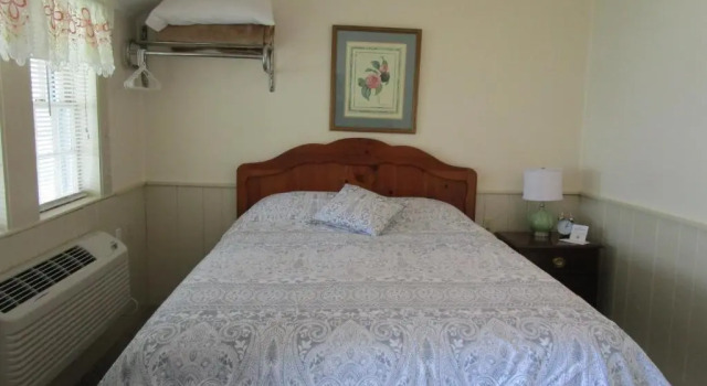 Двухместный номер Standard Shea's Riverside Inn & Motel