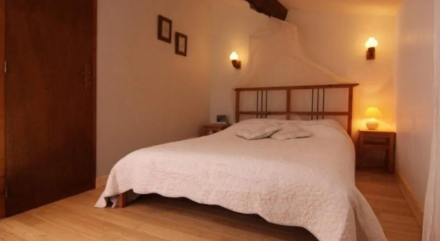 Gite Guillot - hameau calme 8km de Jonzac, Prenota Casa vacanze Hotel a Aquitania con parcheggio, Parcheggio