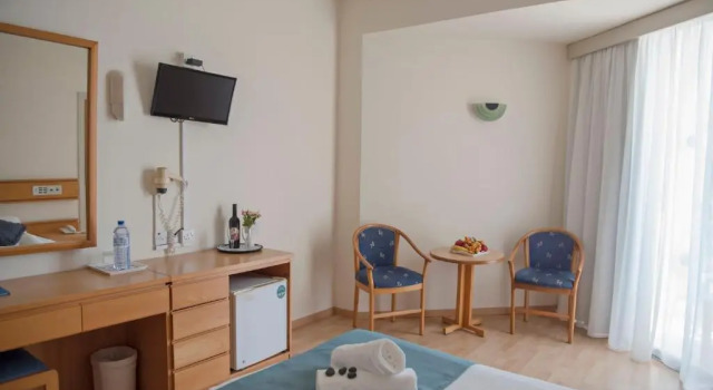 Одноместный номер Standard с видом на бассейн Kissos Hotel