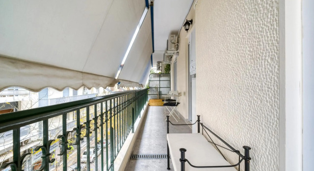 Stylish, Sunny New 2 Bedroom, Prime Central Athens
