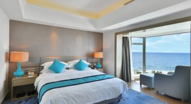 Семейный люкс seafront Ocean Rise Hotel