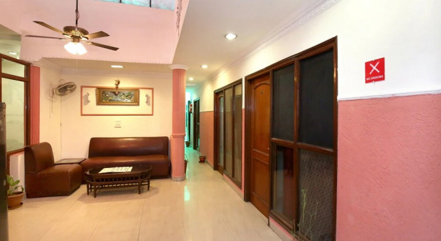 OYO 990 Hotel Paradise