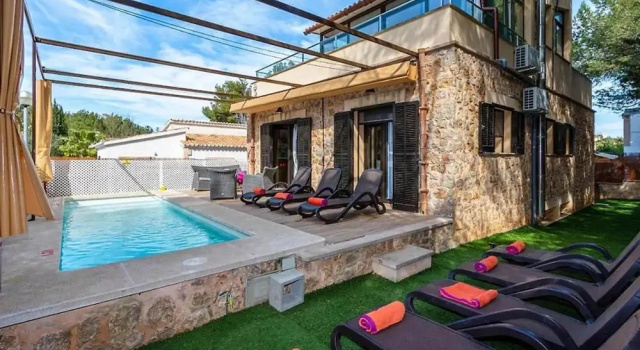Коттедж Villa Gabriela With 3 Bedrooms and 2 Bathrooms