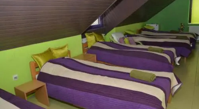 Guest House Vila Florida, Buchen Sie Pension Hotels in Vojvodina mit Parkplatz, Parkplätze