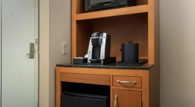 Четырёхместный номер Standard Hilton Garden Inn Yakima Downtown