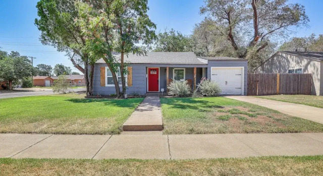 Коттедж 1 Mi to Texas Tech: Home w/ Large Outdoor Space!