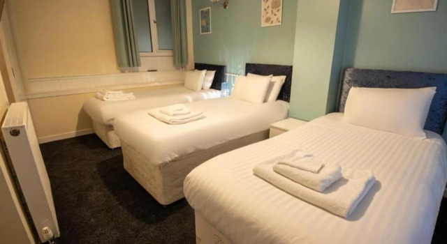 Irvine Riverside Guesthouse, Забронировать Гостевой дом Гостевые дома Эрвин, Гостевой дом