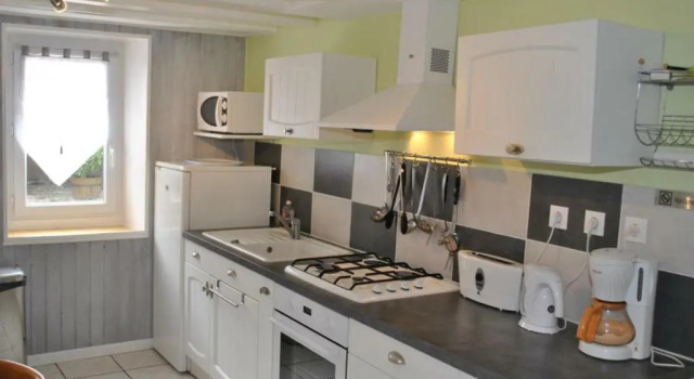 Gîte 40m² au calme avec cour privée - FR-1-381-24, Book Hotel La Tour-Saint-Gelin Centre