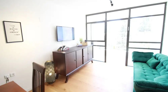 Specious 2Br Apt By German Colony, Varaa Huoneisto Asunnot kohteessa Jerusalem District, Huoneisto