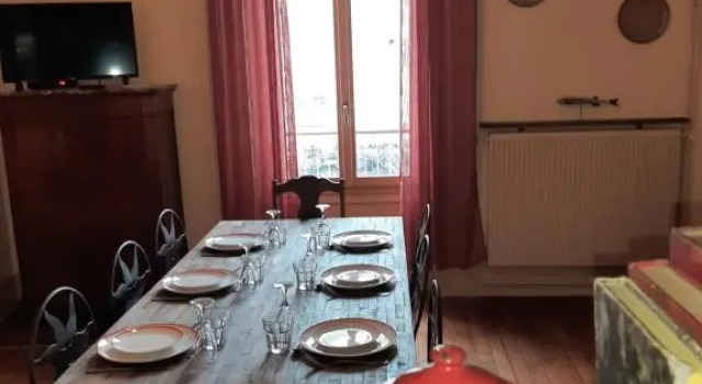 La p'tite bourgeoise Auxerroise, demeure de charme., Забронировать Отель Отели Осер с парковкой, рядом с Музей Леблан-Дювернуа, Парковка