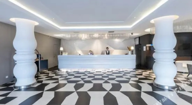 Orange Hotel