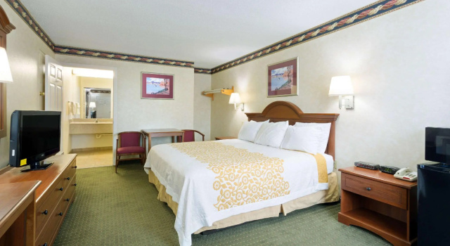 Двухместный номер Standard Days Inn by Wyndham Clinton