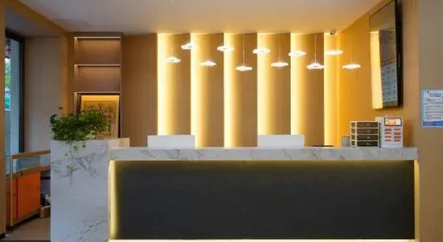 Nanning · Zhong'an Max Premium Audio-Visual Hotel (Jiangnan Wanda Plaza Tingzi Pier)
