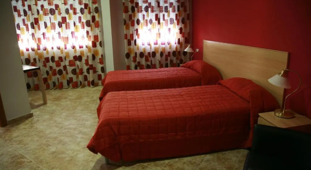 HOSTAL EL POLIGONO, Prenota Hotel Hotel economici a Castiglia-La Mancia