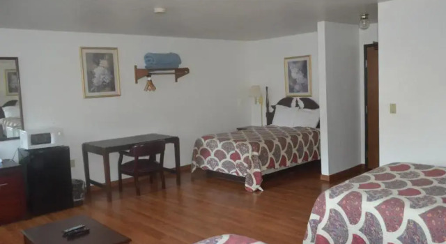 Люкс American Elite Inn