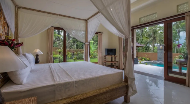 Вилла с 2 комнатами с видом на бассейн Puri Astina Villa