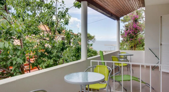 Room Milka, Prenota Appartamento Hotel a Isole Quarnerine con parcheggio, Parcheggio