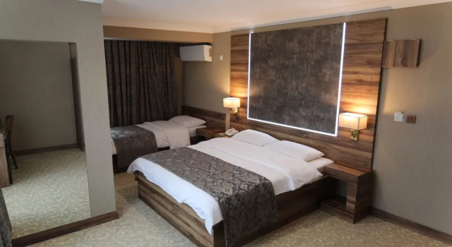 Трёхместный семейный номер Standard Marbes HOTEL