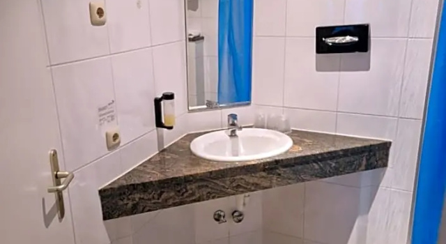 Трёхместный номер Standard ITM Entrée Glinde Restaurant & Tagungshotel