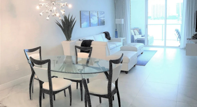 Le Marina Bay 403- Condo 5 People. Sunny Isles, Varaa Hotelli Hotellit Miami Beach uima-altaalla, Uima-allas