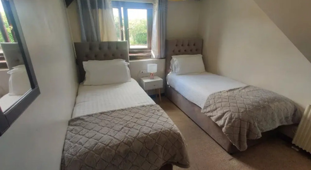 Birds Farm, Boek Boerderijverblijf Hotels in Merseyside met zwembad, Zwembad