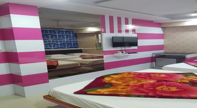 Четырёхместный семейный номер Standard Hotel Laabh