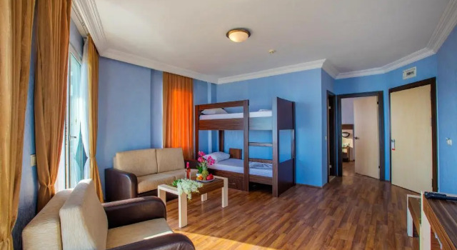 Семейный люкс Hawaii Suite Beach Hotel