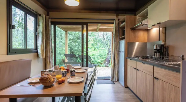 Huttopia Pays de Cordes sur Ciel, Réserver Maison de vacances Vindrac-Alayrac 