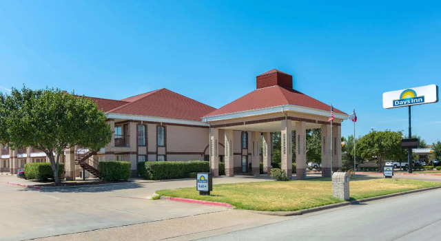 Номер Standard Days Inn by Wyndham Granbury