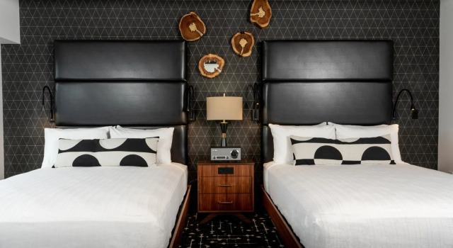 The Earl, Varaa Hotelli Charlevoix Michigan