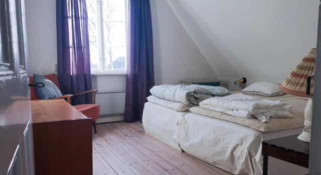 Nice Home in Klintehamn With 3 Bedrooms and Wifi, Rezervați Hotel Hoteluri în Klintehamn cu parcare, Parcare