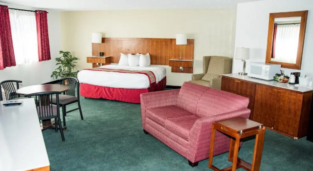 Двухместный семейный люкс The Cairn Hotel, an Ascend Collection Hotel