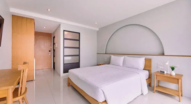 Одноместный номер Superior с балконом Go2bed Pattaya Hotel