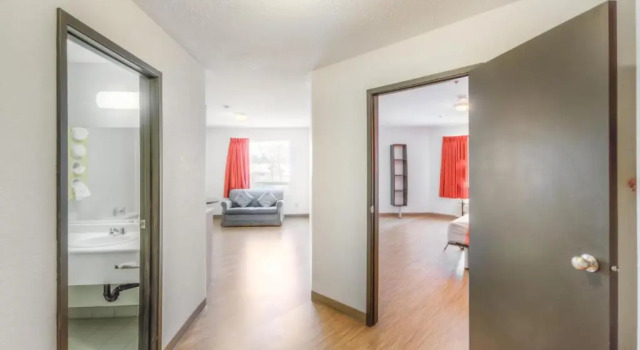 Люкс Motel 6-Regina, SK