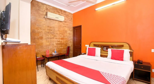 OYO 10239 Holiday INN Paradise, Забронировать Отель Чандигарх Chandigarh Region