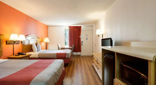 Четырёхместный номер Deluxe Motel 6-Clarksville, TN